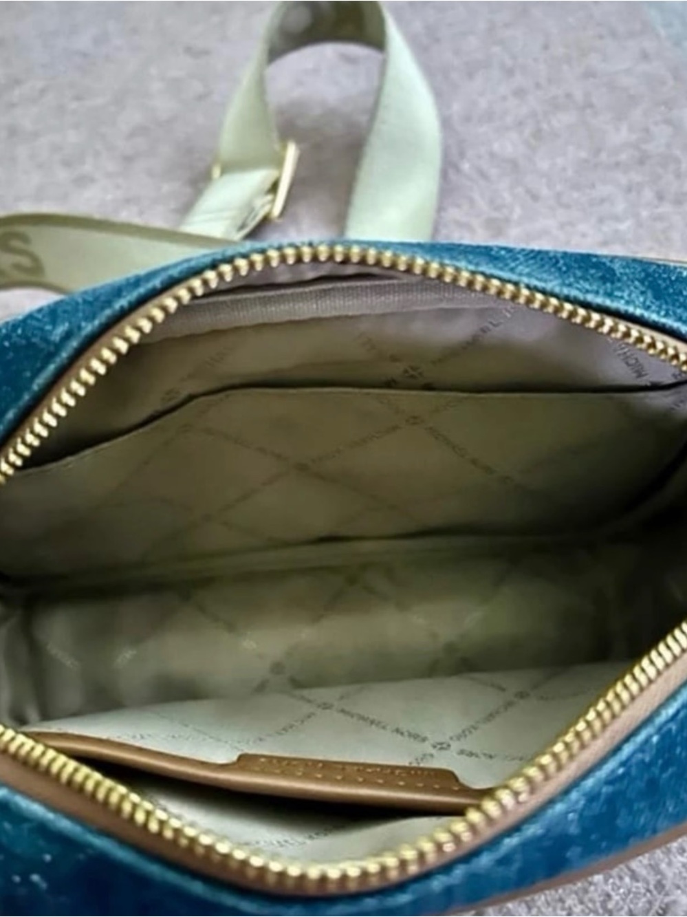 Michael Kors Denim Jet Set Crossbody Bag in Blue with Tan Trim - Picture 10 of 11